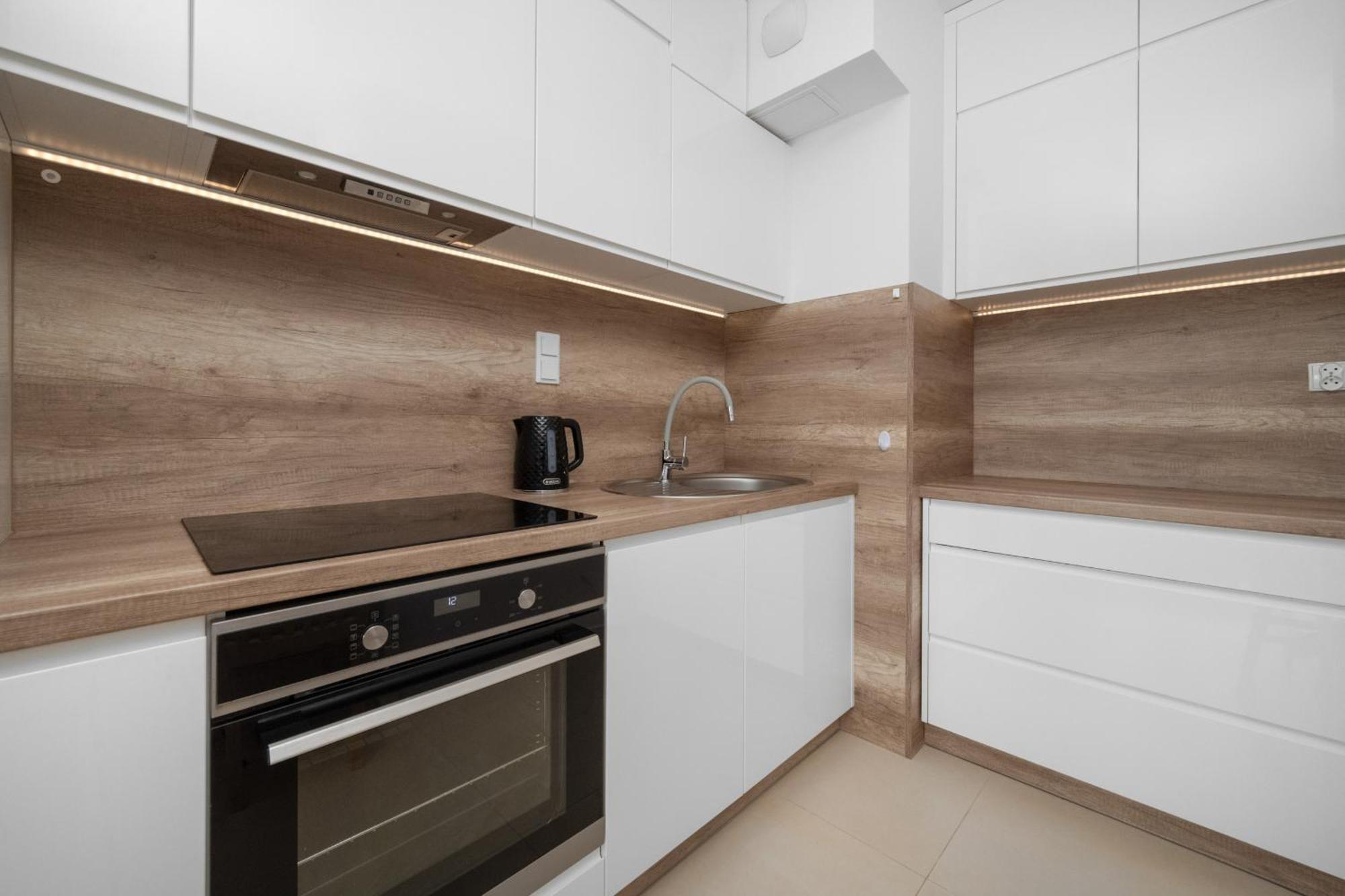 Klasyczny Apartament Z Balkonem We Wroclawiu By Noclegi Renters Экстерьер фото